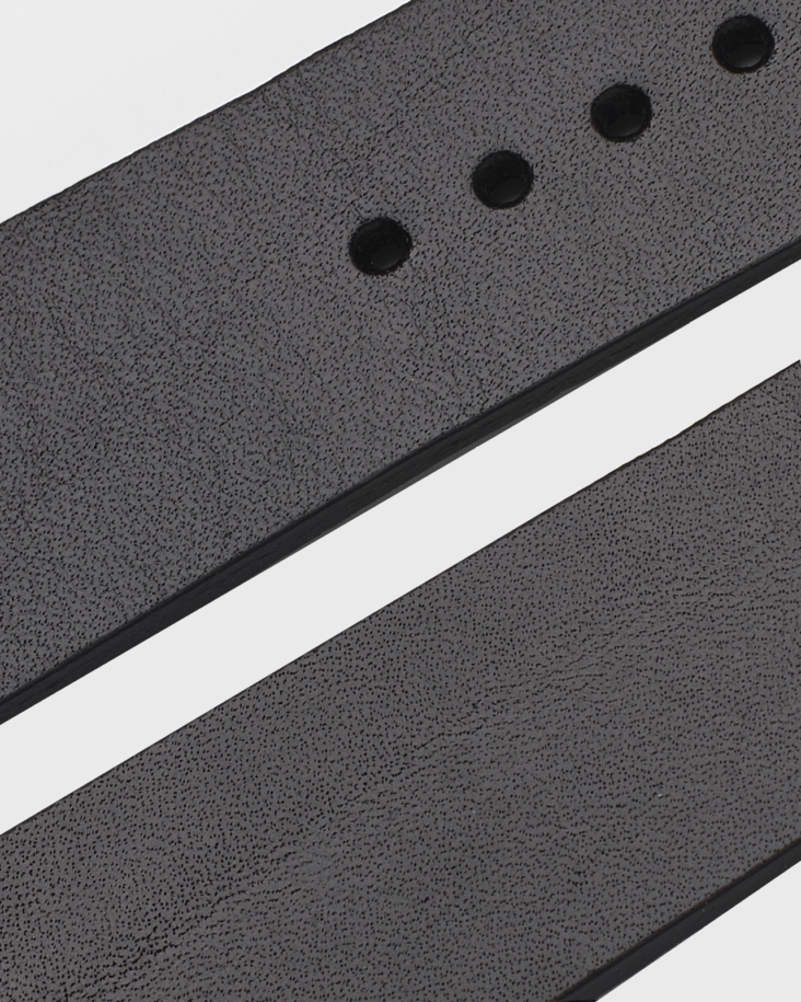 2022 Armband schwarz Fokus